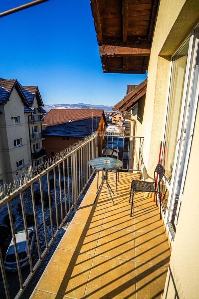 N & G Apartments Rasnov Exterior foto